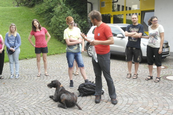 Gruppenübung mit Heinrich und Hund Nelly