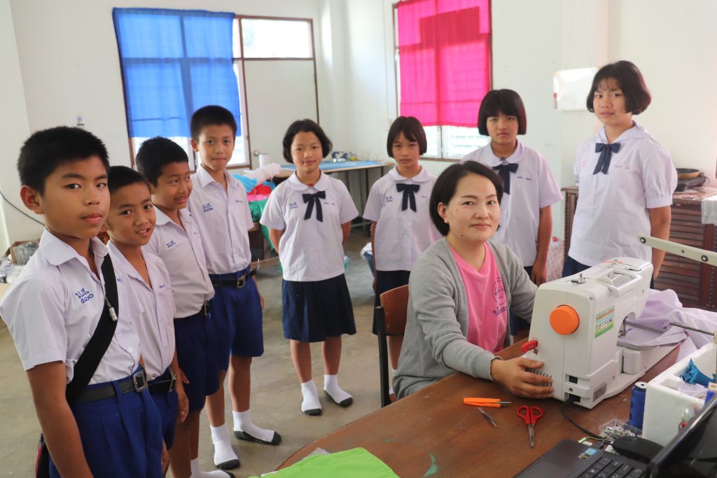 Nähmaschinenankauf für die Ausbildung von Mädchen und jungen Frauen in Chiang Rai - Thailand, realisiert in Zusammenarbeit mit Gemeinde Bozen
